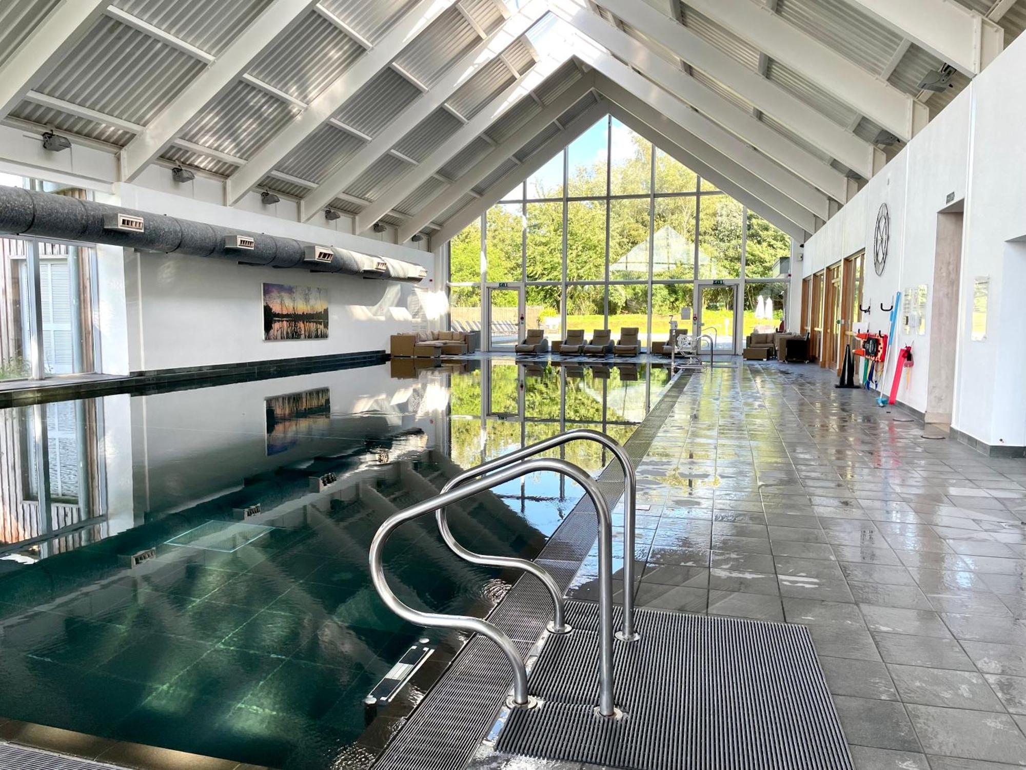 Holiday home Cosy Cotswold Lodge: Family-friendly Retreat With And Heated Pools Ashton Keynes
