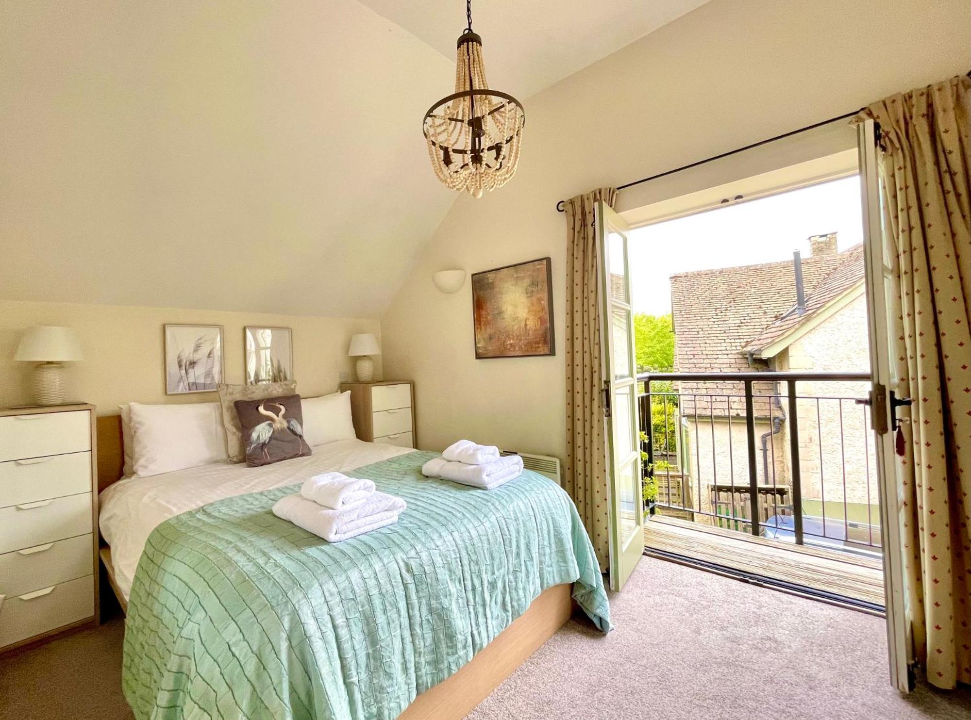 Holiday home Cosy Cotswold Lodge: Family-friendly Retreat With And Heated Pools Ashton Keynes