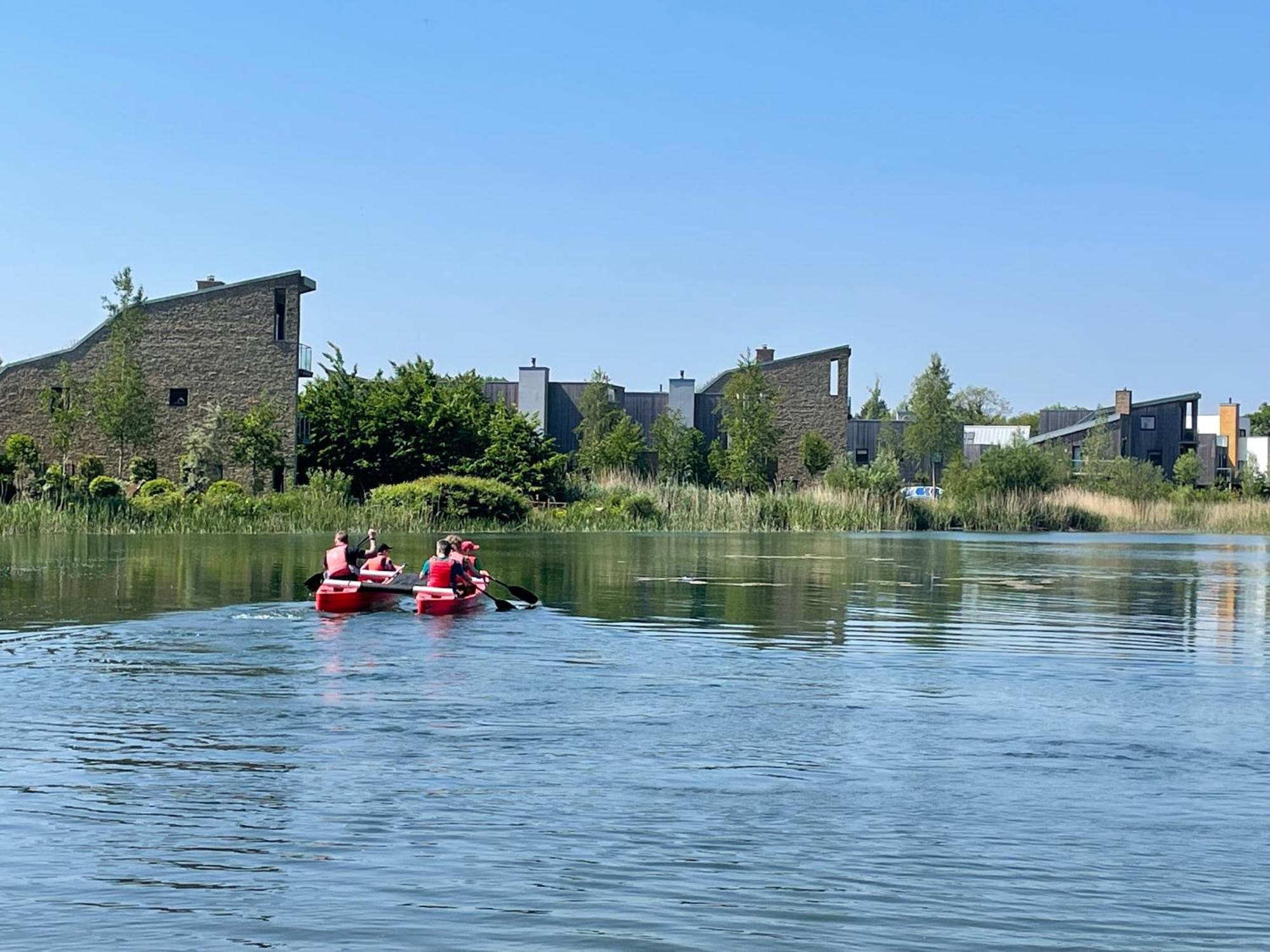 Cosy Cotswold Lodge: Family-friendly Retreat With And Heated Pools