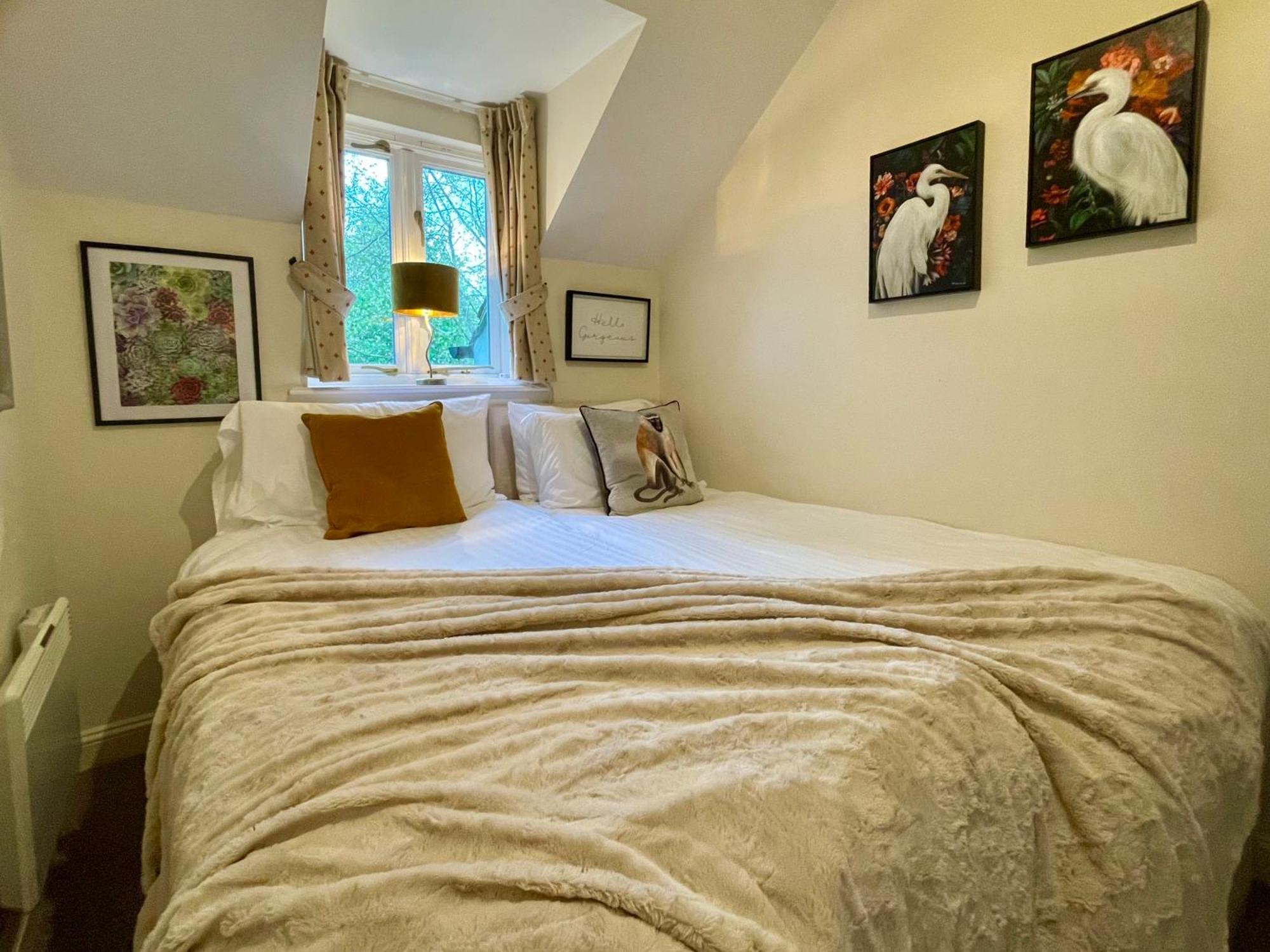 Holiday home Cosy Cotswold Lodge: Family-friendly Retreat With And Heated Pools Ashton Keynes